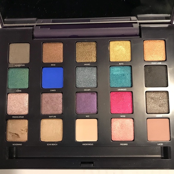 Urban Decay The Vice Eyeshadow Palette - Picture 2 of 5